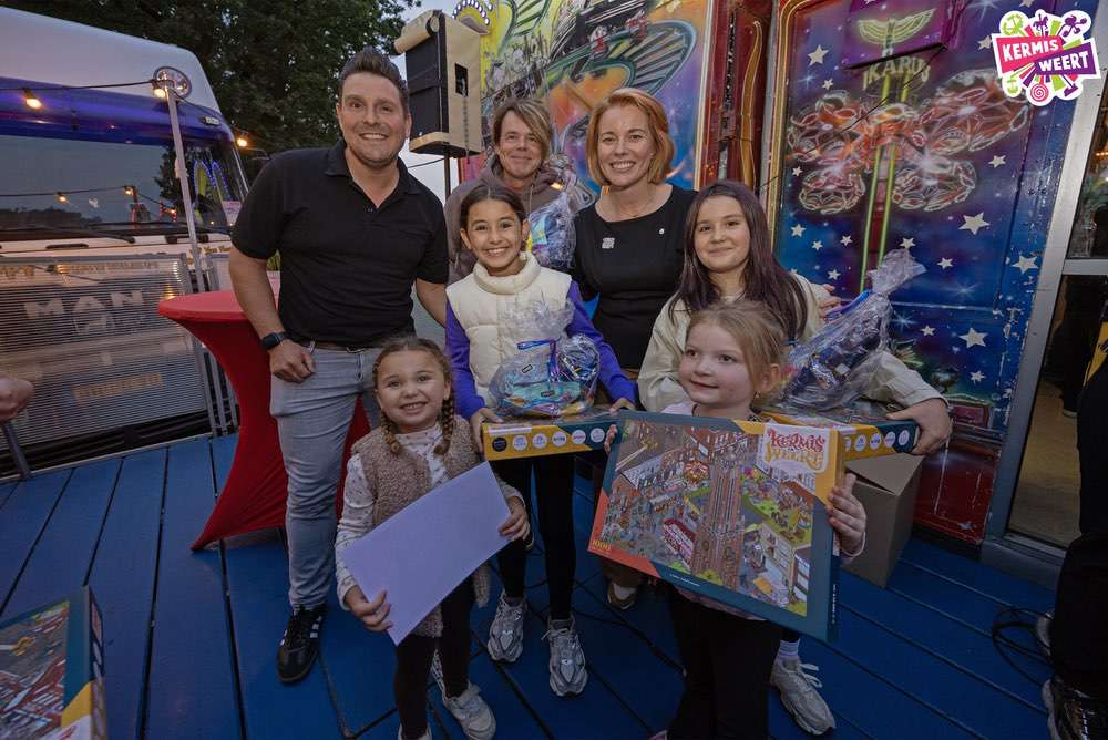 Foto: 'Uitreiking kermisprijzen 05'.